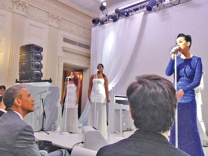 Preşedintele Barack  Obama, fascinat de  interpretarea artistei  Katy Perry