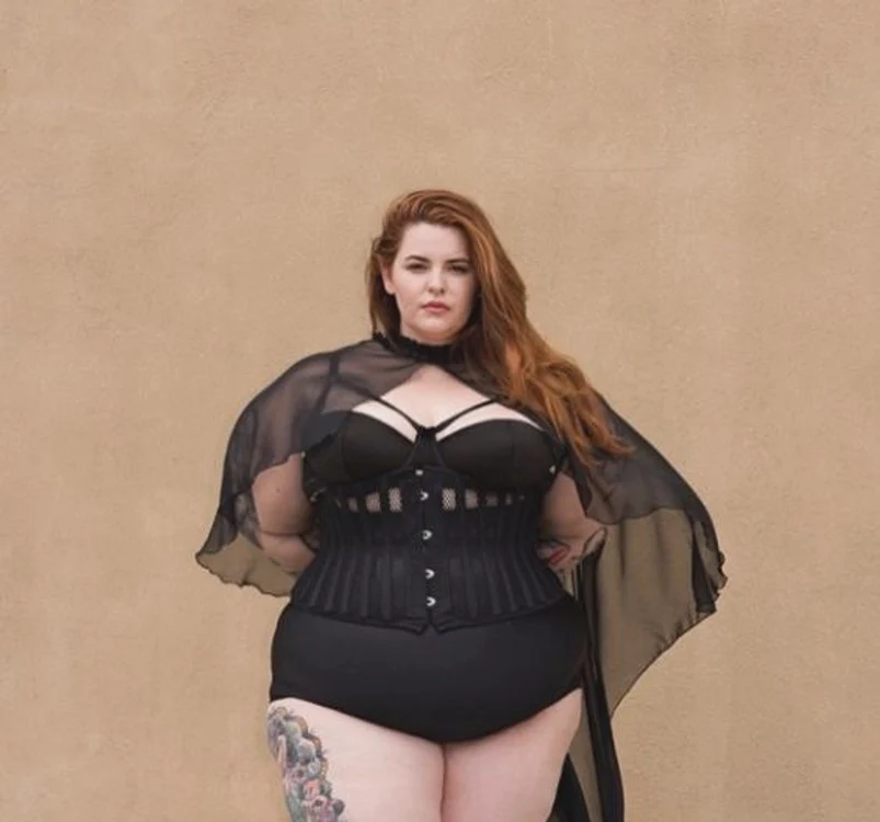 Tess Holliday nu se sfiește să pozeze în costum de baiefoto: Arhivă personală