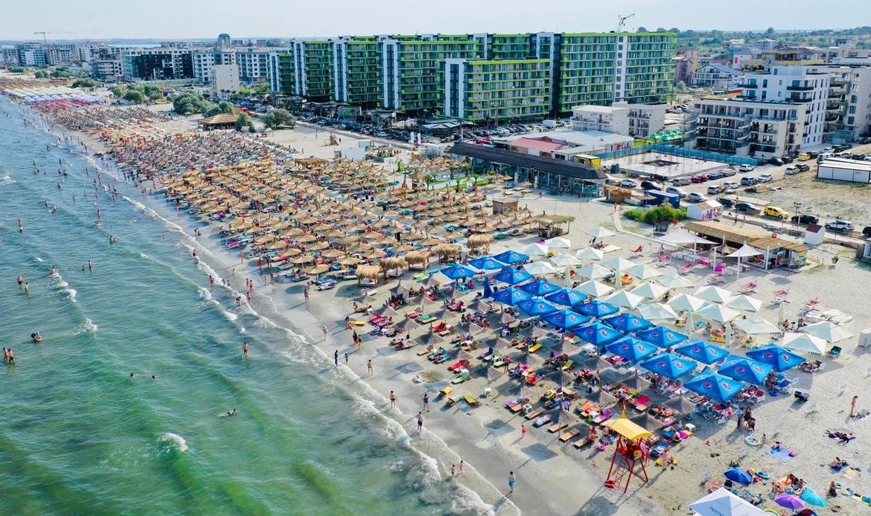 Vacanță la Năvodari: cât costă o masă pe plajă în această vară/ sursa foto: Facebook