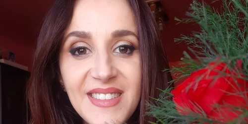 madalina nitoiu profesoara 10 titularizare si def olt   foto arhiva personala jpeg