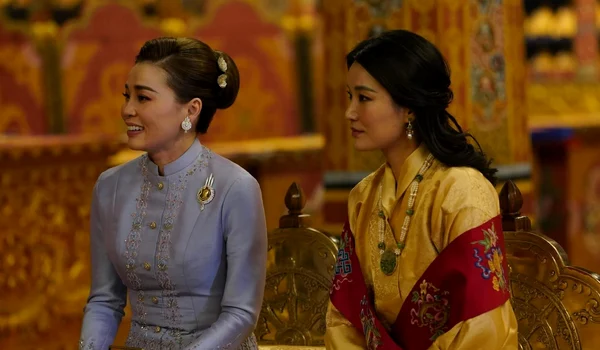 Regina Suditha a Thailandei și Regina Buthanului   Casa Regală din Bhutan 2 jpg