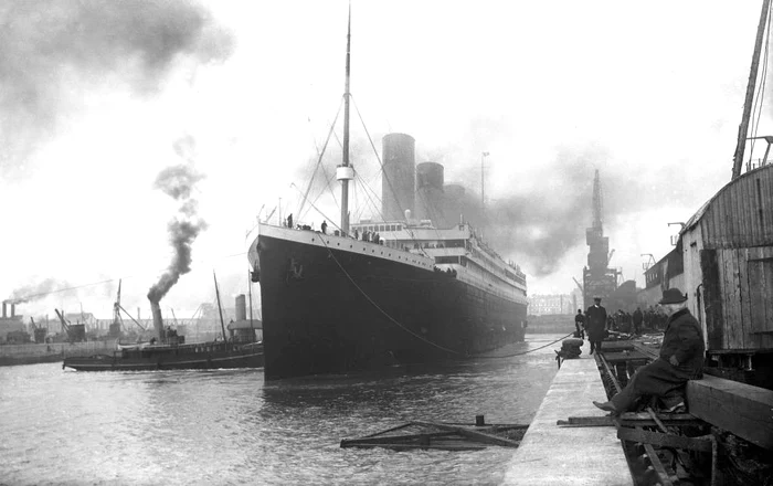 Titanic în momentul plecării în singura cursă