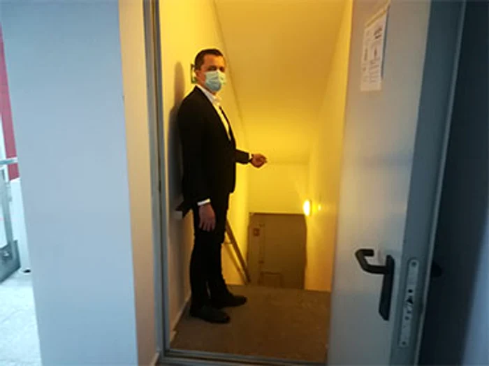 Consilierul Lucian Dubălaru ne-a ghidat în adăpostul de pe Calea Plevnei. Foto: Click!