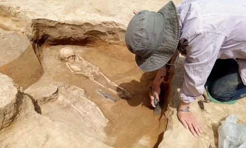 Mai multe morminte antice, descoperite în centrul orașului Constanța | FOTO jpeg