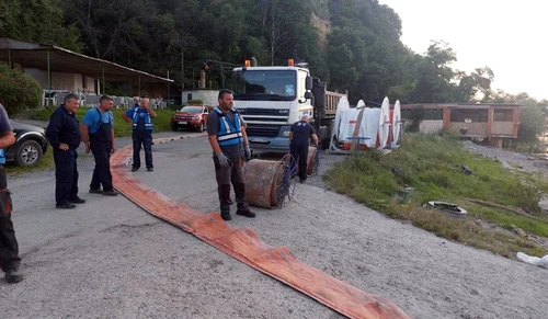dezastru ecologic dunare 35 tone petrol unda poluare romania 841626 jpg