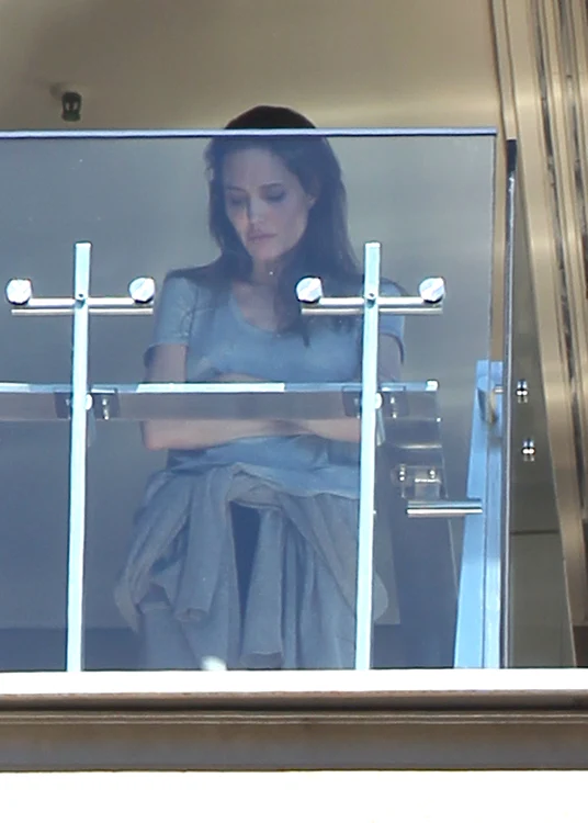 
    Angelina Jolie a devenit abătută după cearta cu Brad PittFoto: Guliver/Splashnews  