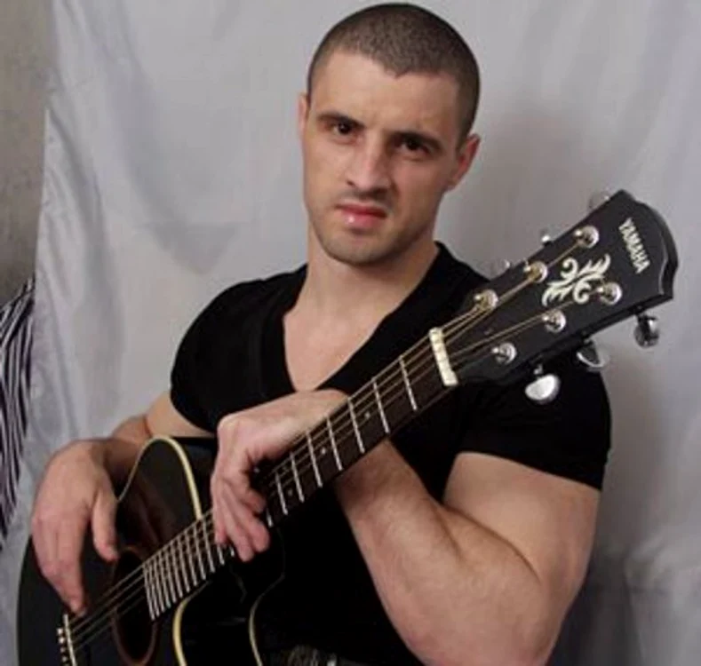
    Pavel Stratan  