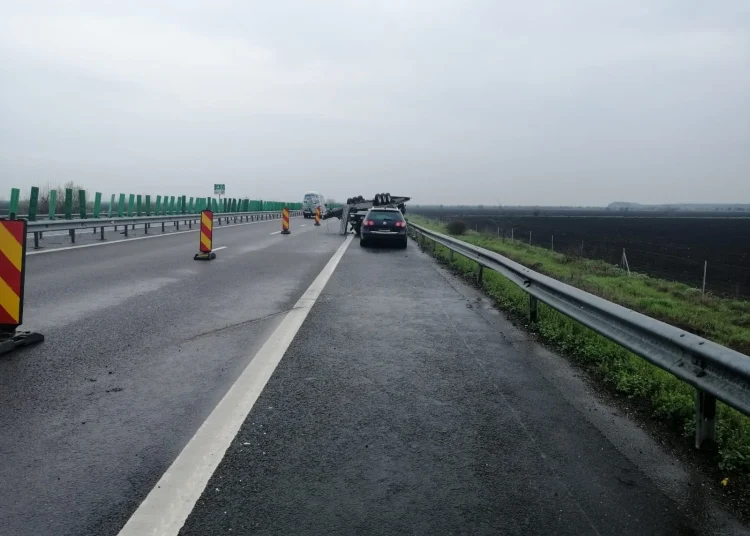 O persoană a murit în urma unui accident grav pe Autostrada Soarelui