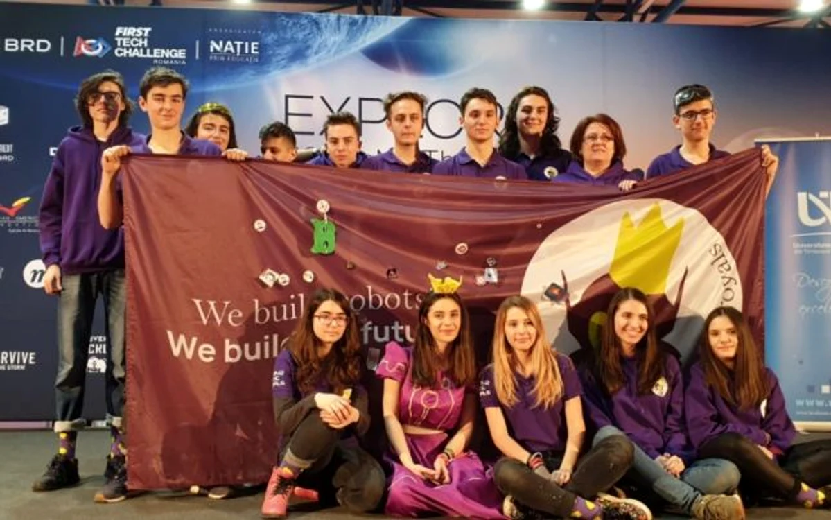 Premiu obţinut la regionala First Tech Challenge de la Timişoara de către echipa de robotică din Vâlcea Foto Adevărul