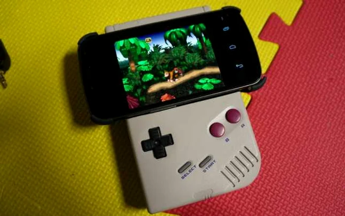 Un gamepad actual obţinut dintr-un clasic al industriei. FOTO instructables.com