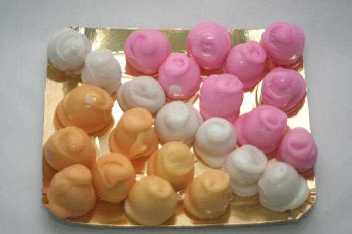 Desertul preferat al Elenei Ceaușescu era coliva ornată cu bomboane fondante