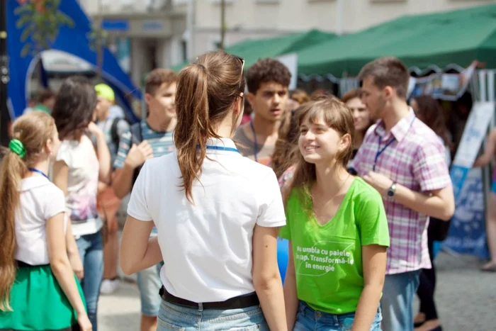 Doar 33,3 % din tineri desfăşoară o activitate economică în Republica Moldova. FOTO: Alexandru Tarlev