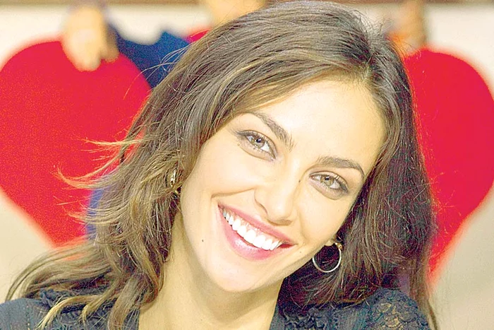 Secvenţă din filmul “Don Hemingway”,  unde Mădălina apare în toată splendoarea (Fotografii: “dom hemingway”/nick wall/thisisantonia.com/moja by antonia/reuters)