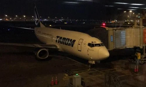 avion tarom aeroportul otopeni jpeg