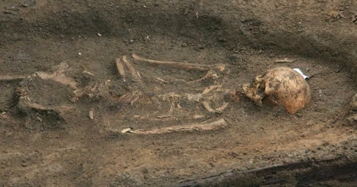 Descoperire arheologică: mai multe schelete au fost găsite în zona Universitate din Capitală Foto: Lucian Muntean