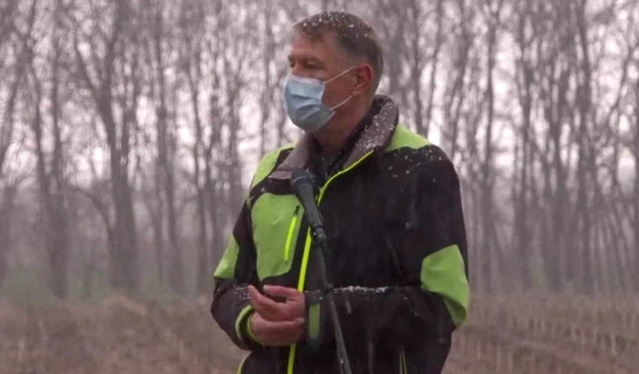 Klaus Iohannis a cerut românilor să se vaccineze pentru a scăpa de CovidFoto: Guvernul României facebook