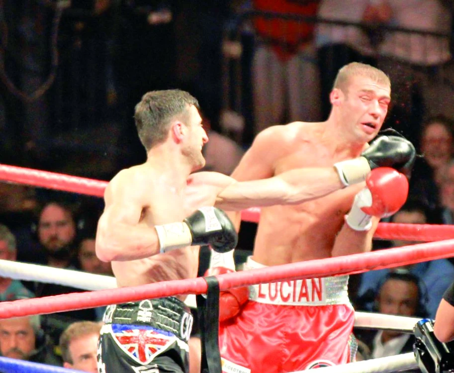 
    Lucian Bute şi Carl Froch  