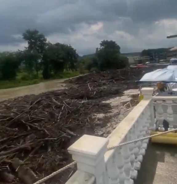 Stare de urgență decretată într-o zonă de vacanță de la Marea Neagră. Mai multe localități, afectate de inundații