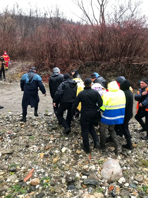 Femeia a fost găsită pe marginea Văii Aiudului. Foto: IPJ Alba