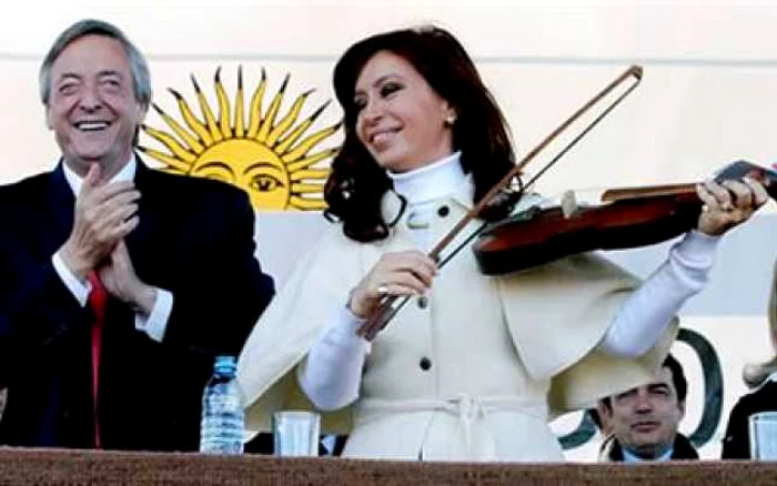 Nestor şi Cristina Fernandez de Kirchner preşedinţi ai Argentinei.