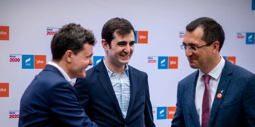 nicusor dan vlad voiculescu strangere de mana claudiu nasui foto facebook usr