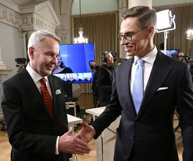 Pekka Haavisto și Alexander Stubb își dispută finala prezidențială FOTO: X