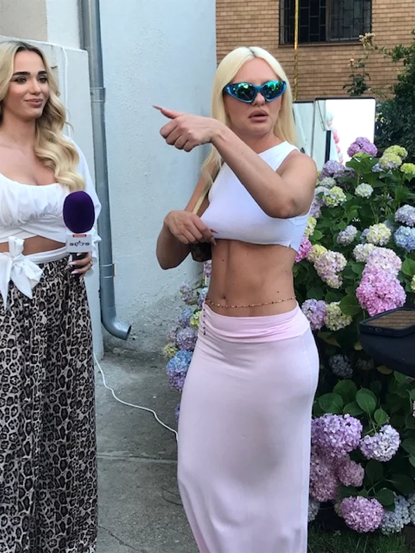 Alexandra Stan are pătrățele pe abdomen Sursa: Alina Erimia  