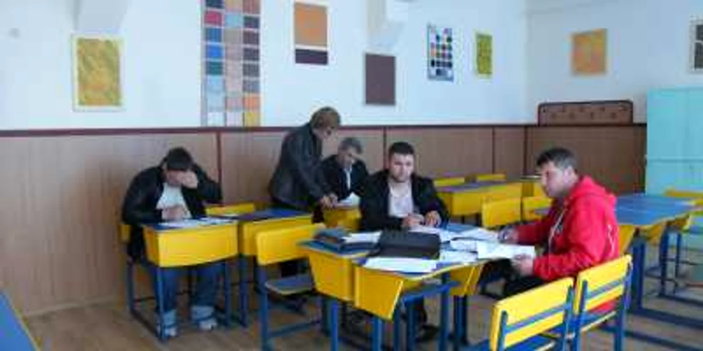 Primii care vor susţine examenul final sunt cei de la “comerţ”. 