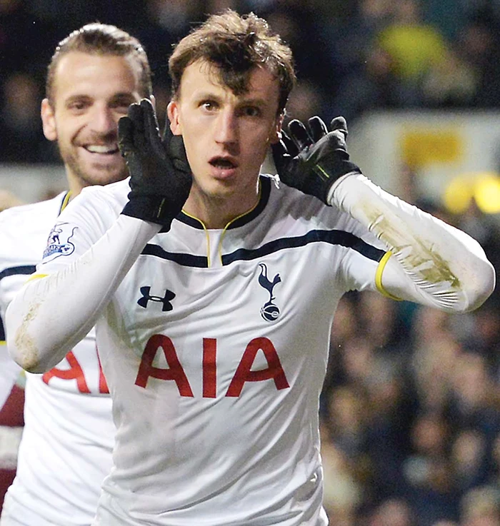 Gestul făcut de român după gol  i-a înfuriat la culme pe fanii englezi