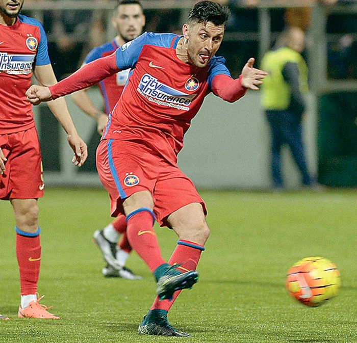 
    Ciprian Marica. Atacantul Stelei  nu a reuşit să îşi  creeze situaţii  de a marca  