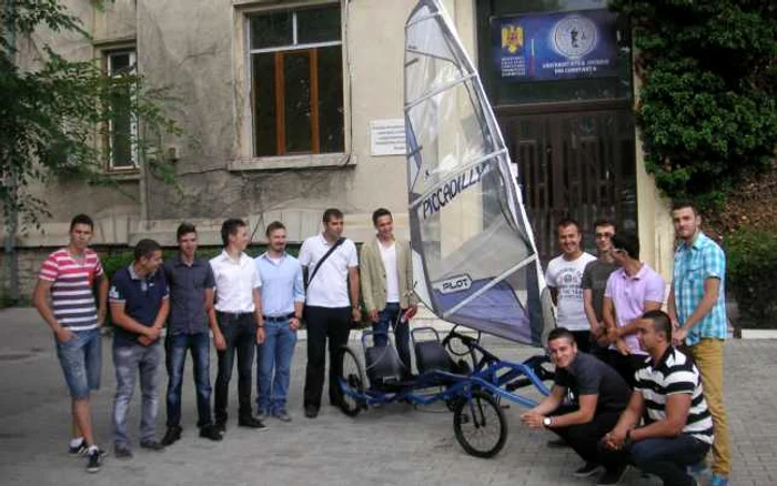 Noul prototip auto de la Constanţa, Brizar, realizat de studenţii de la Autovehicule Rutiere FOTO L.M.