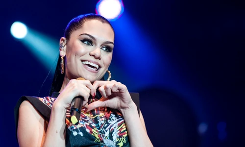 Jessie J este insarcinata jpg