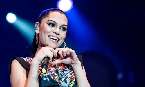 Jessie J este insarcinata jpg