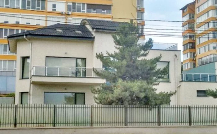 
    Vila proxenetului,  construită într-o  zonă exclusivistă  din Galaţi Foto: adevaraul.ro  