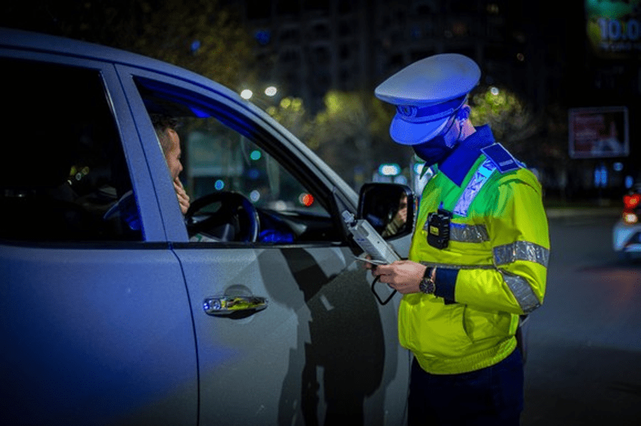 Patru infracțiuni rutiere grave, comise în același timp. Cât va sta individul la închisoare
