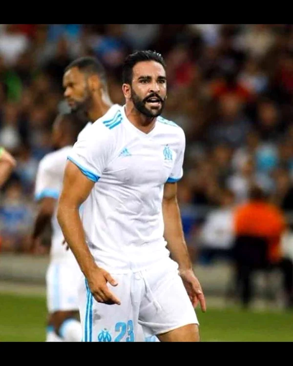 Adil Rami este fundaş la Olympique Marseille