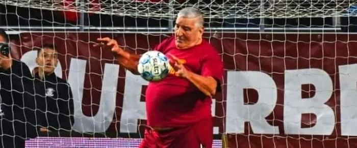 Rică Răducanu, cu ochii pe tricolori Foto: Facebook