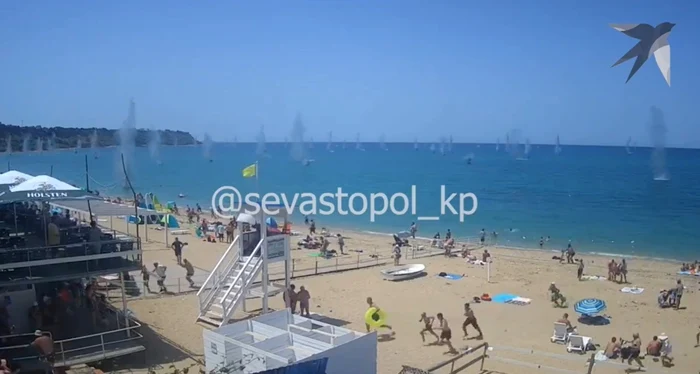 Mai mulți ruși au murit, și alții 100 răniți, pe o plajă din Crimeea. FOTO captură  Status-6 (X)
