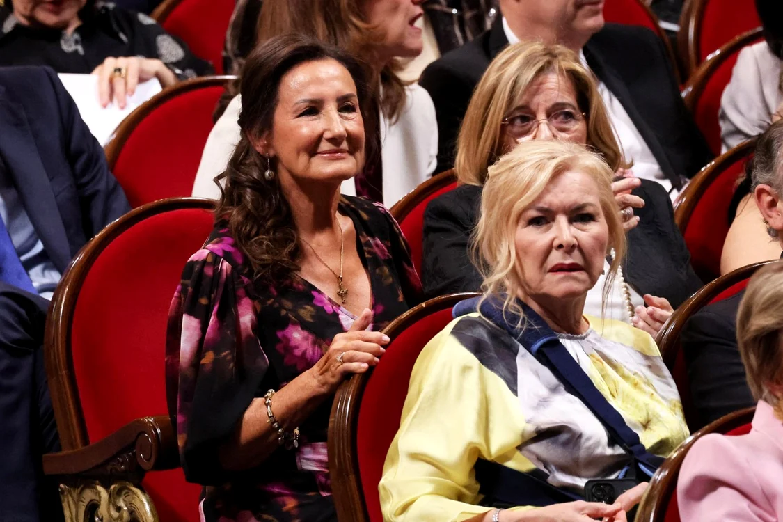 Mama Letiziei cu inelul de logodnă profimedia 1047863782 jpg