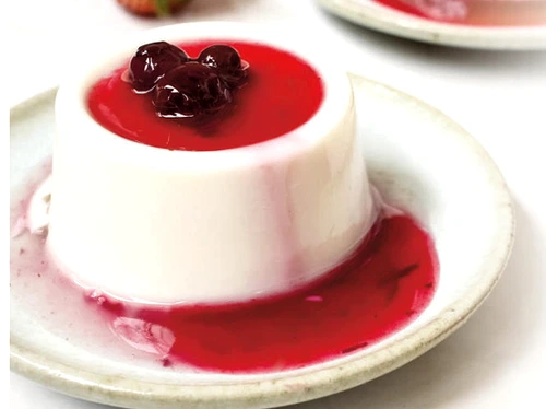panna cotta cu gem de capsuni jpg