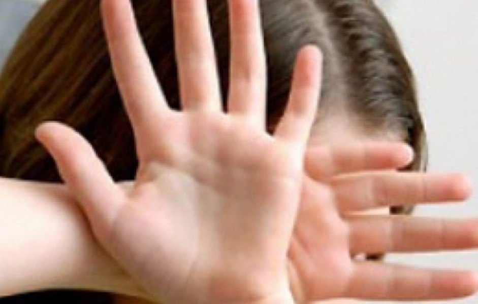 Grozljivka v Dâmboviți: Ded, osumljen trženja lastne vnukinje