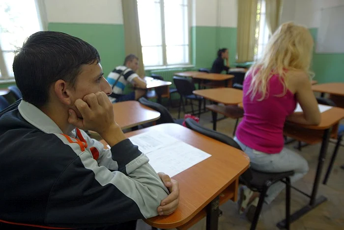 Absolvenţii de gimnaziu, în examene FOTO Adevărul