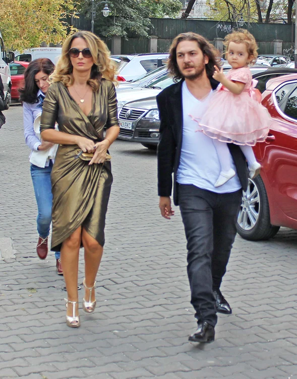 Chef Florin Dumitrescu, soţia lui, Cristina, şi fetiţa Ava Elisabeta s-au numărat printre invitaţi
