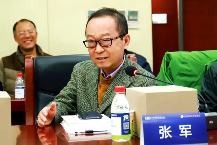 Zhang Jun (张军), decanul Facultății de Economie, Universitatea Fudan