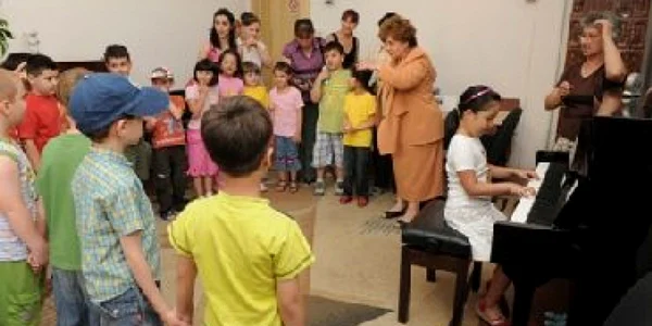 Bacău: Taxa la Școala Populară de Arte rămâne neschimbată