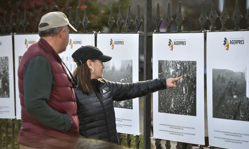 Expoziție de fotografie dedicată Revoluției din ‘89, la Palatul Suțu jpeg