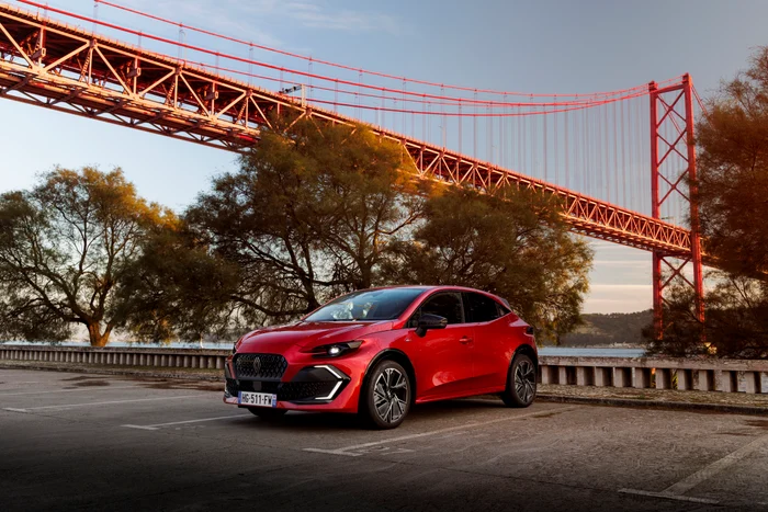 Renault Clio 6 are trei variante de echipare + una pentru România. FOTO: Renault
