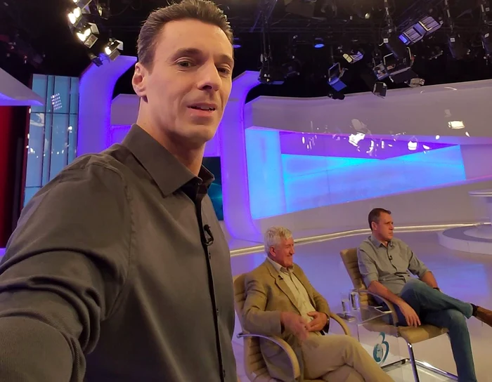 Mircea Badea a fost pus pe glumeFoto: captură video