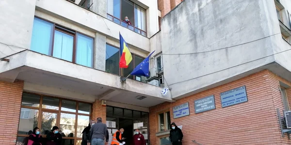 prima zi cu restricţii pentru nevaccinaţi la instituţii