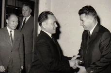 Delegație vietnameză, condusă de vicepremierul Le Thanh Nghi, în vizită în România (©  „Fototeca online a comunismului românesc”, cota: 441/1966) 